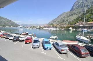 Хостелы Hostel Pupa Котор Спальное место на двухъярусной кровати в общем номере для мужчин и женщин-12