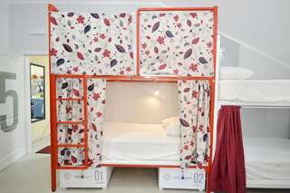 Хостелы Hostel Pupa Котор Спальное место на двухъярусной кровати в общем номере для мужчин и женщин-13