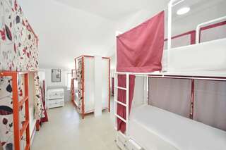 Хостелы Hostel Pupa Котор Спальное место на двухъярусной кровати в общем номере для мужчин и женщин-17