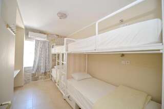 Хостелы Hostel Pupa Котор Спальное место на двухъярусной кровати в общем номере для мужчин и женщин-2