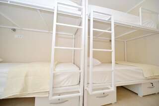 Хостелы Hostel Pupa Котор Спальное место на двухъярусной кровати в общем номере для мужчин и женщин-4