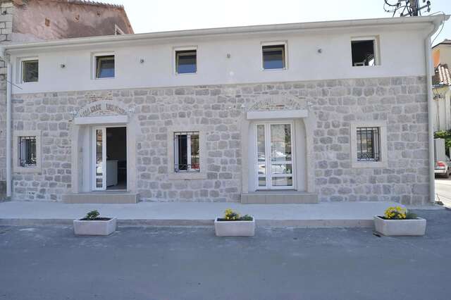 Хостелы Hostel Pupa Котор-11